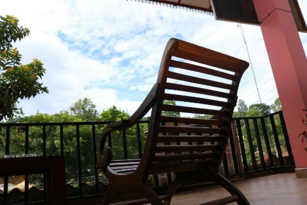 Little Heaven Guest Hotel เอลลา ภายนอก รูปภาพ