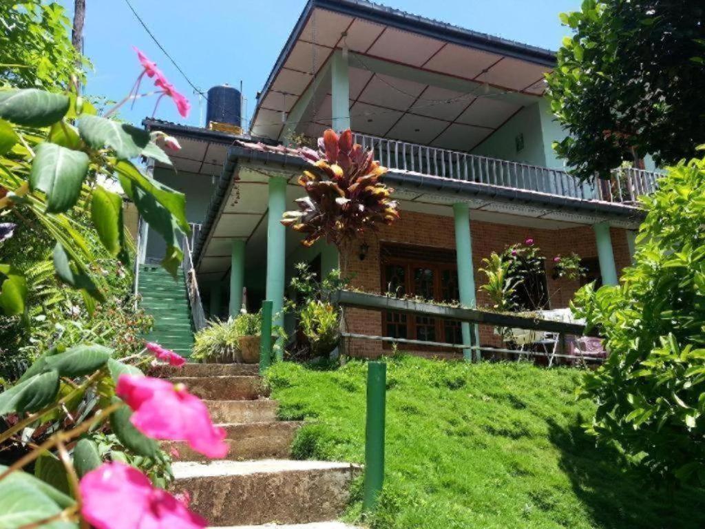 Little Heaven Guest Hotel เอลลา ภายนอก รูปภาพ