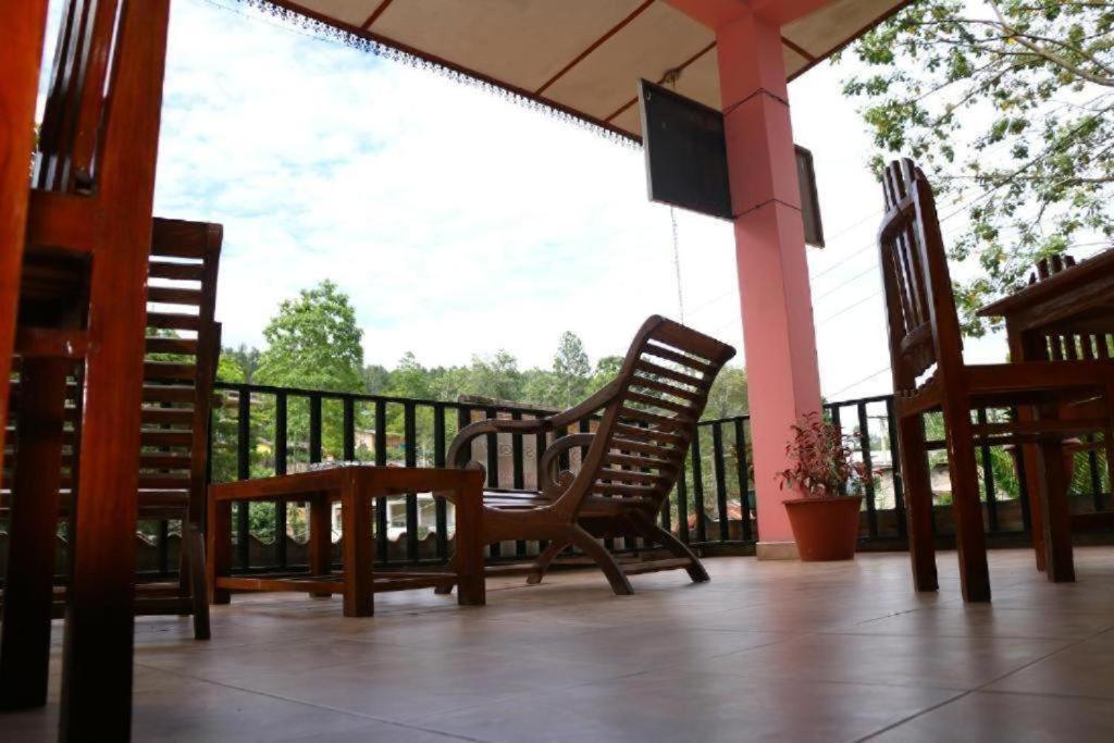 Little Heaven Guest Hotel เอลลา ภายนอก รูปภาพ